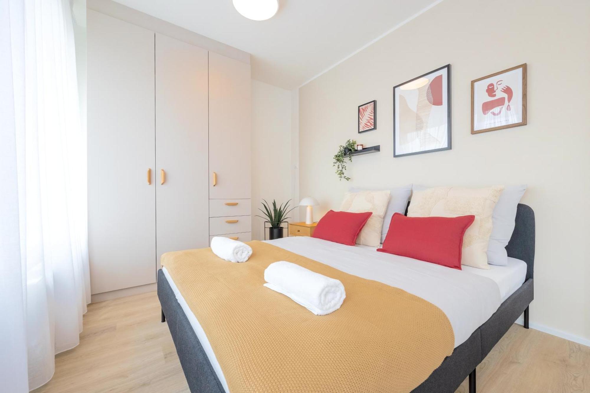 Bright 2Br - 4Th Floor, Balcony, Free Parking By Gravity Prague Apartment Bagian luar foto