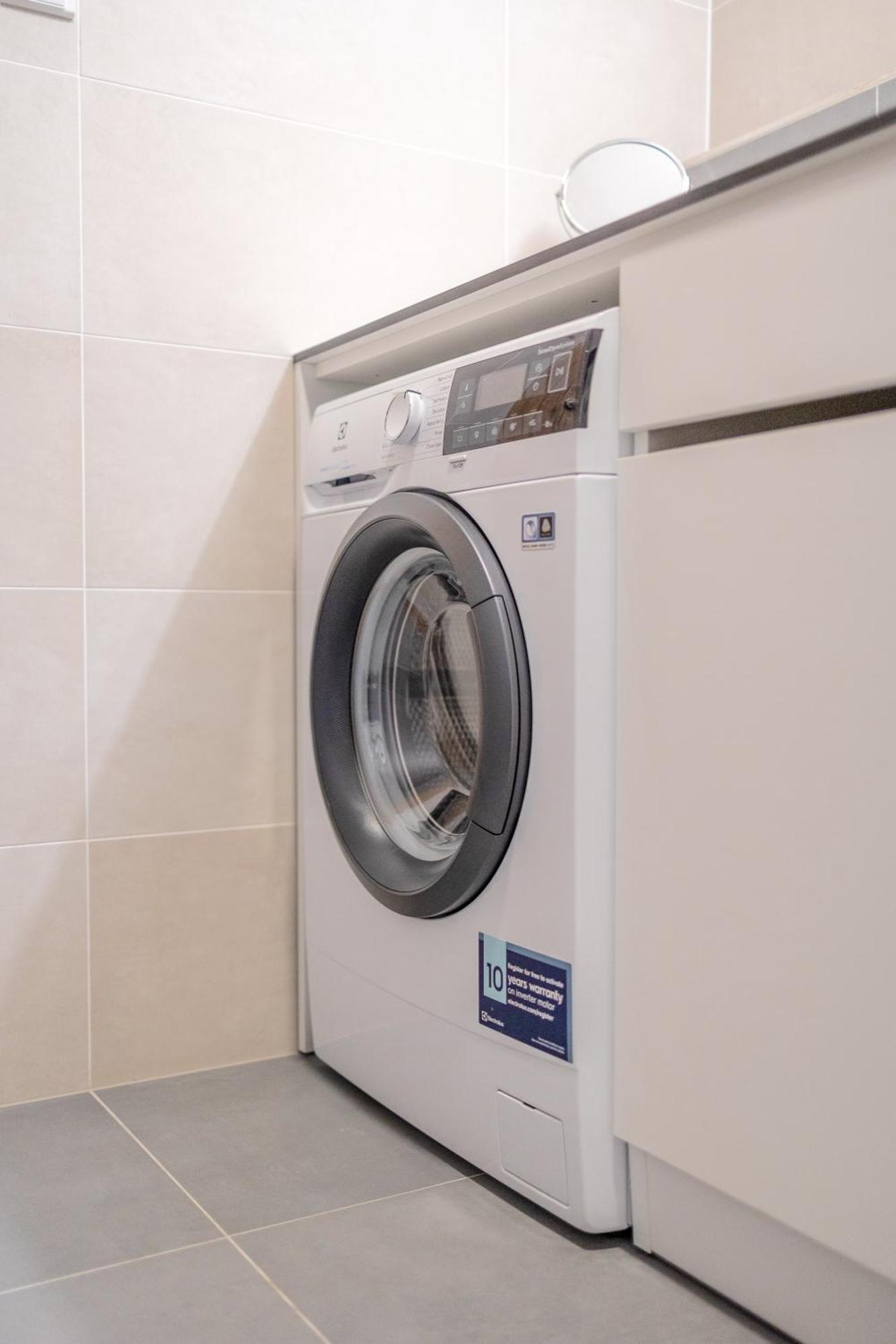Bright 2Br - 4Th Floor, Balcony, Free Parking By Gravity Prague Apartment Bagian luar foto