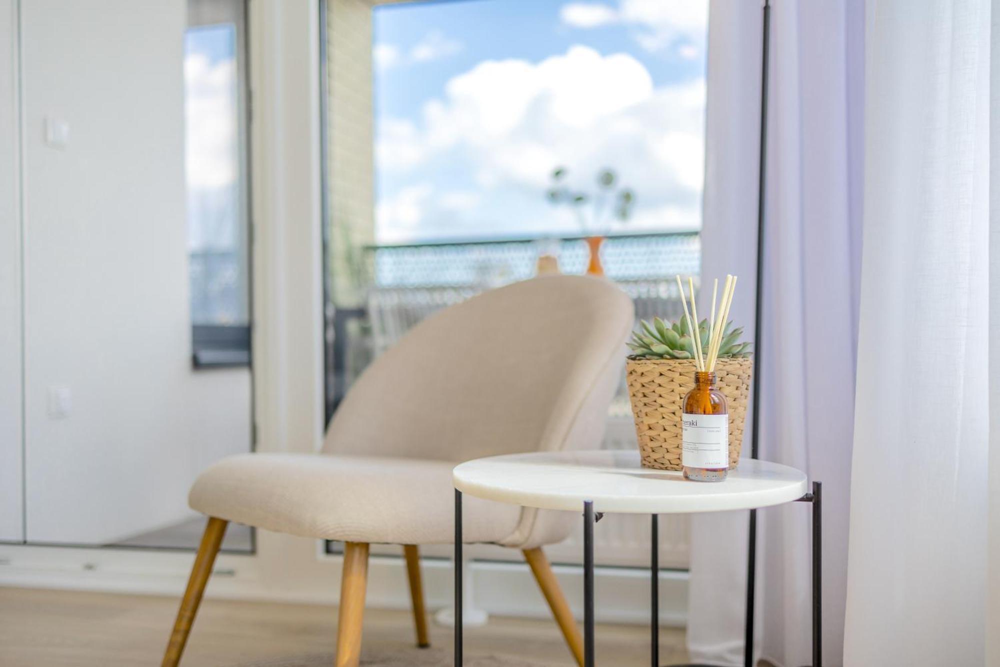 Bright 2Br - 4Th Floor, Balcony, Free Parking By Gravity Prague Apartment Bagian luar foto