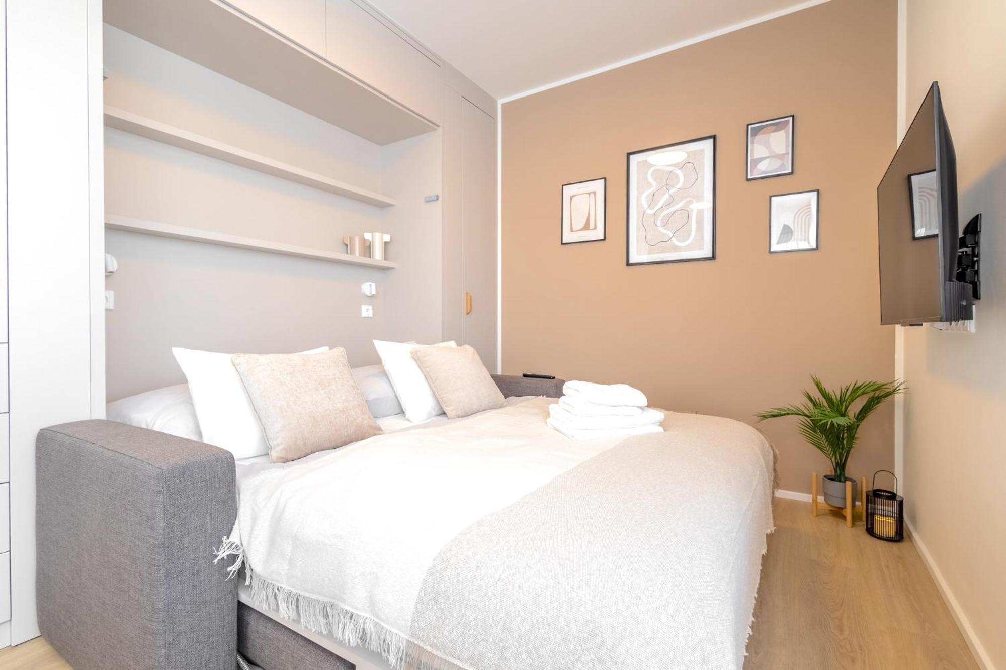 Bright 2Br - 4Th Floor, Balcony, Free Parking By Gravity Prague Apartment Bagian luar foto