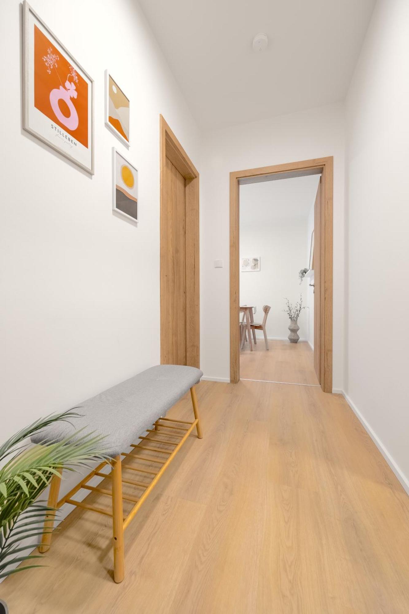 Bright 2Br - 4Th Floor, Balcony, Free Parking By Gravity Prague Apartment Bagian luar foto